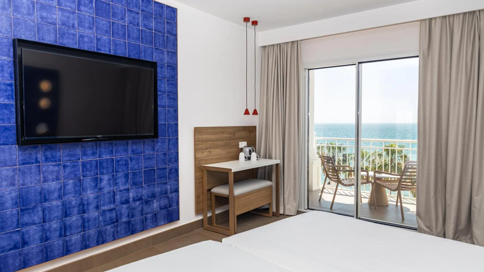 Perla Marina Otel Nerja 4*,