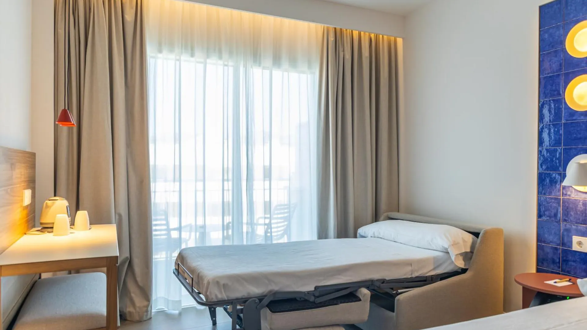Perla Marina Hotel Nerja 4*,