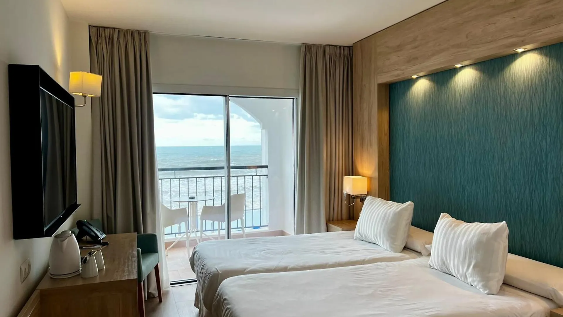 Hotel Perla Marina à Nerja